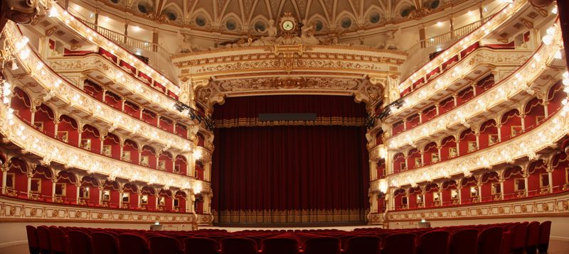 ABBONAMENTO INTERA STAGIONE (21 Spettacoli)