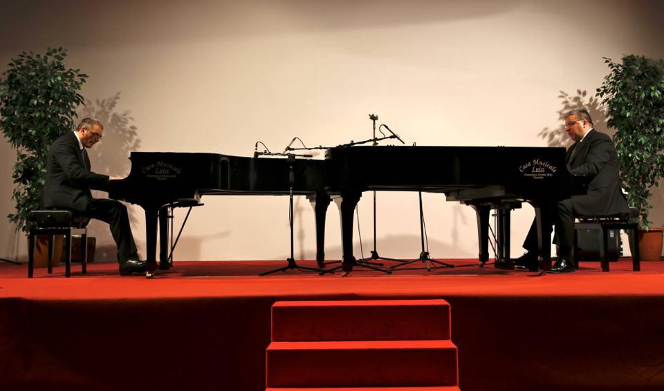 “TRIBUTO AD ASTOR PIAZZOLLA” Pianisti ROSARIO  MASTROSERIO e DOMENICO BALDUCCI
