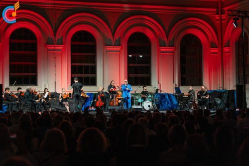 "Napule è...il mondo di Pino Daniele" con Mario Rosini e l'Orchestra Suoni del Sud diretta dal M° Mario Longo - Cortile Ateneo, Bari